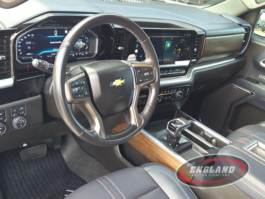 2022 Chevrolet Silverado High Country photo 16
