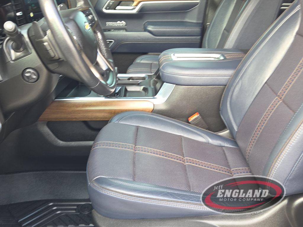 2022 Chevrolet Silverado High Country photo 17