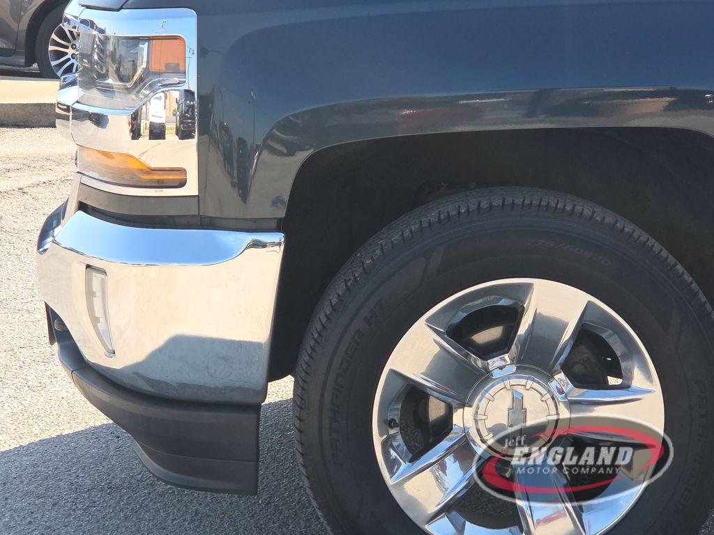 2018 Chevrolet Silverado LT photo 5
