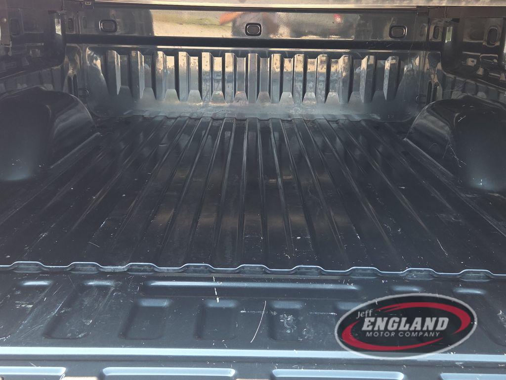 2018 Chevrolet Silverado LT photo 10