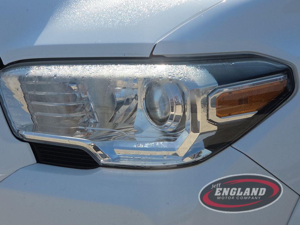 2019 Toyota Tacoma SR5 photo 4