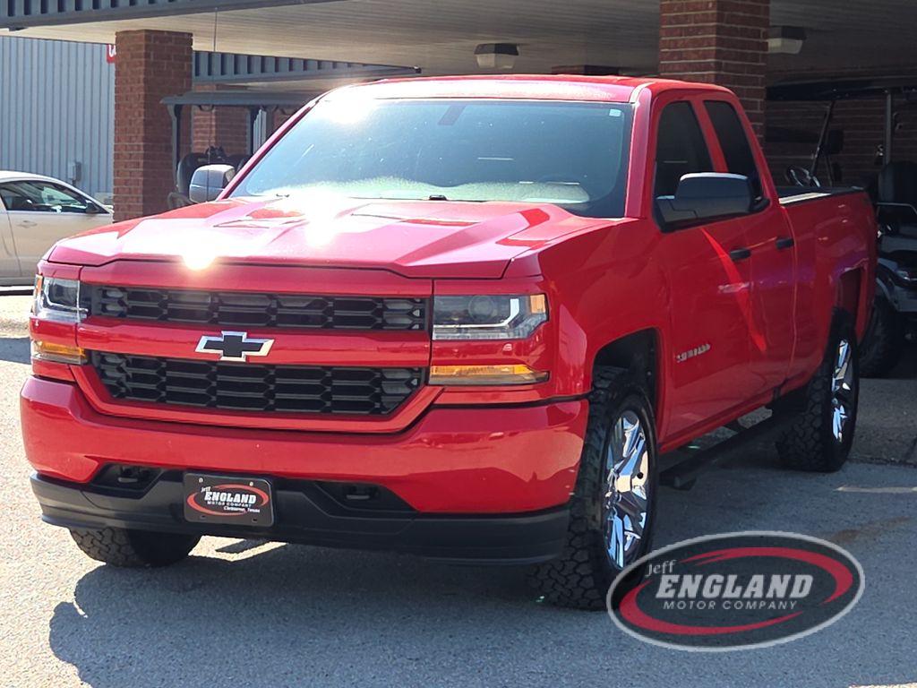 2016 Chevrolet Silverado Custom photo 3