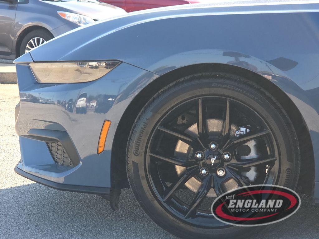 2024 Ford Mustang EcoBoost Premium photo 3