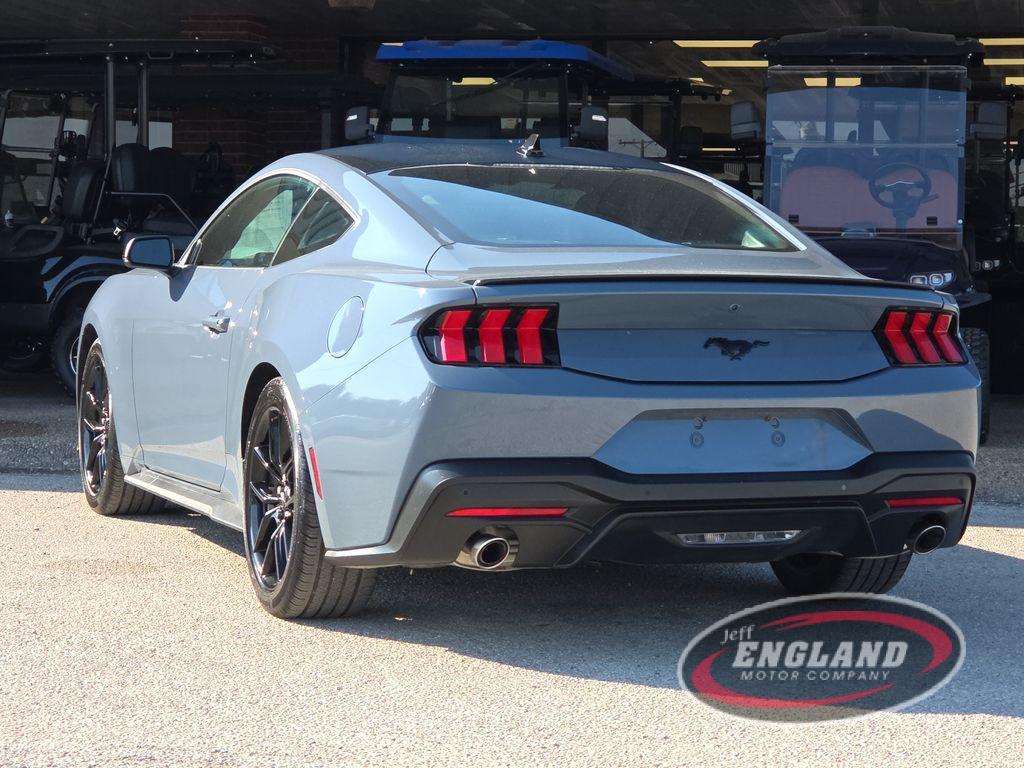 2024 Ford Mustang EcoBoost Premium photo 4