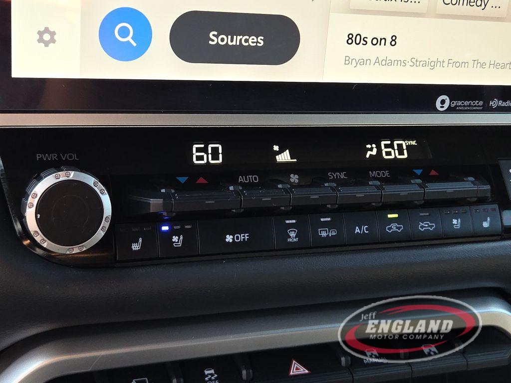 2023 Toyota Tundra Platinum photo 19