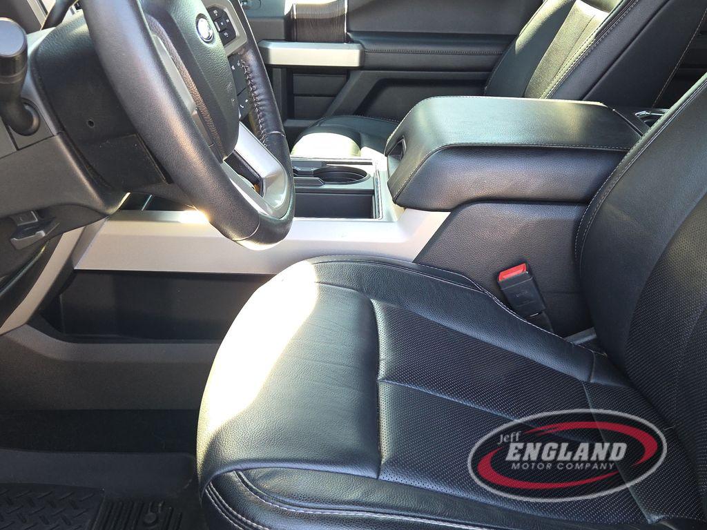 2020 Ford F-350 Lariat photo 16