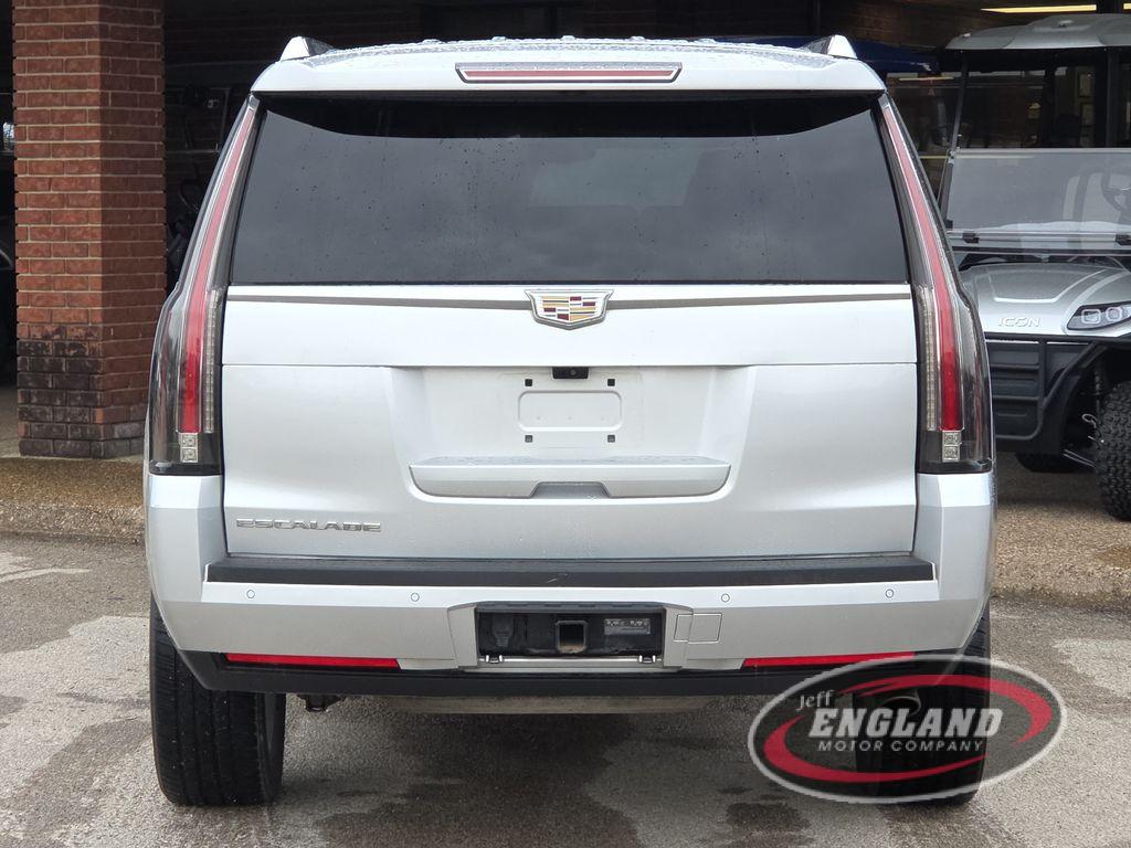 2018 Cadillac Escalade Premium Luxury photo 3