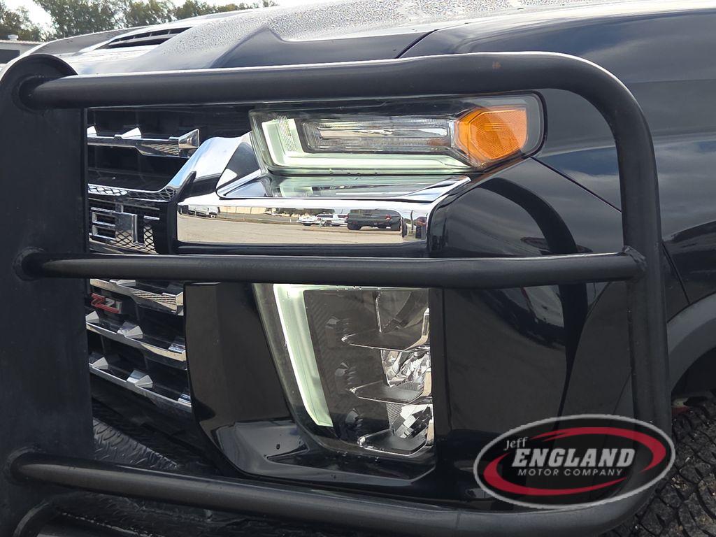 2022 Chevrolet Silverado 3500HD LTZ photo 3