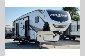 Used 2022 CrossRoads RV Cruiser Aire CR32BH Photo