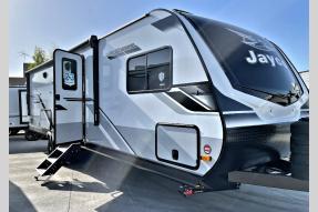 New 2025 Jayco Jay Feather 28RB Photo