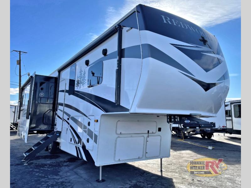 2022 Redwood RV Redwood 3401RL at Johnnie Walker RV