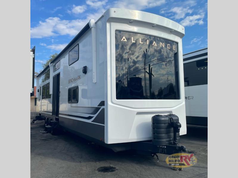 2026 Alliance RV Benchmark 44LFT at Johnnie Walker RV