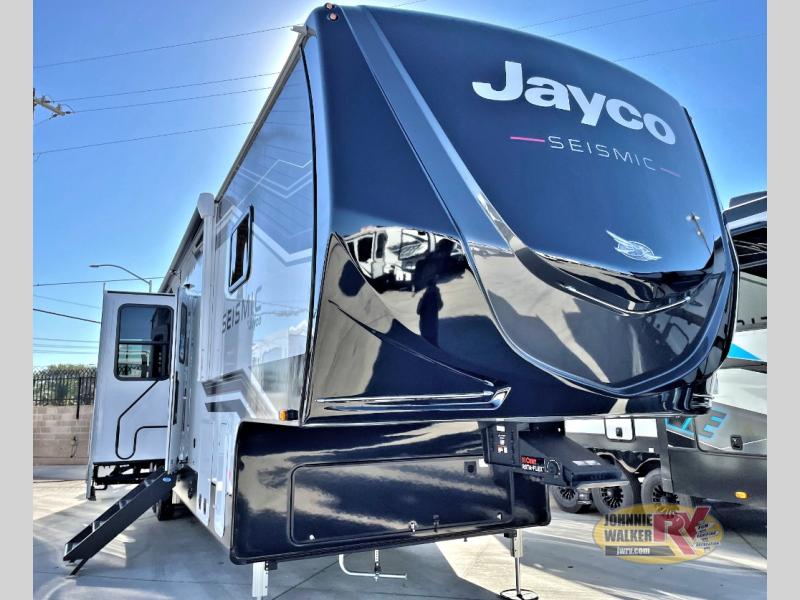 2026 Jayco Seismic 395 at Johnnie Walker RV