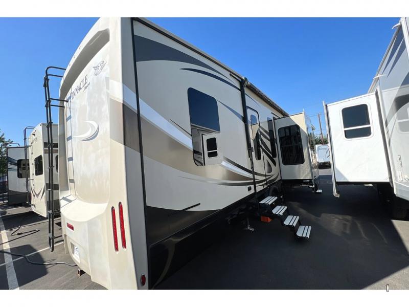 Used 2017 Jayco Pinnacle 38FLSA Fifth Wheel at Johnson RV Sandy, OR