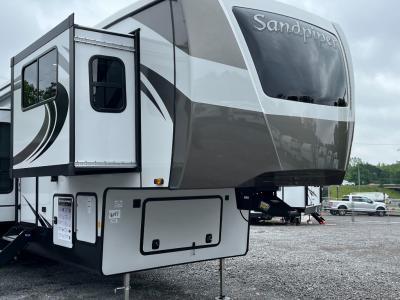 Sandpiper 3990FL - Johnston RV Center