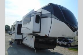 New 2024 Jayco North Point 382FLRB Photo