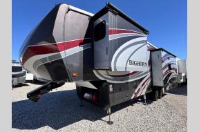 Used 2017 Heartland Bighorn 3270RS Photo
