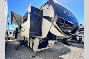 Used 2017 Keystone RV Montana High Country 374FL Photo