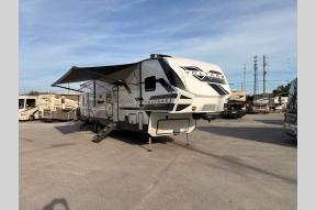 Used 2025 Dutchmen RV Voltage V-Series 3800 Photo