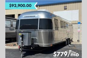 Used 2023 Airstream Flying Cloud 30FB Bunk Photo