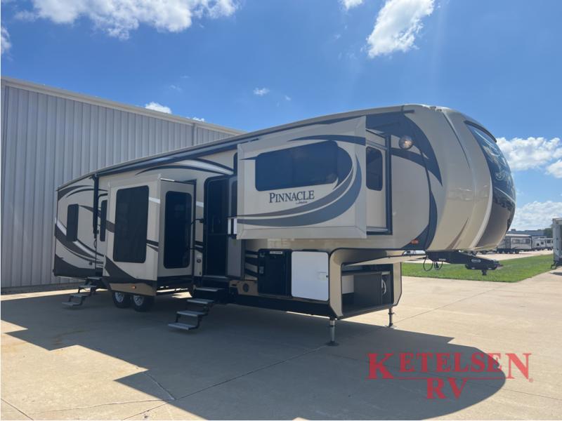 Used 2016 Jayco Pinnacle 38FLSA Fifth Wheel at Ketelsen RV Hiawatha