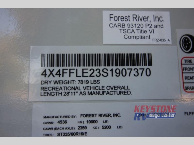 RT-131796 ページ New 2025 Forest River RV Flagstaff Classic F282RK Fifth Wheel at