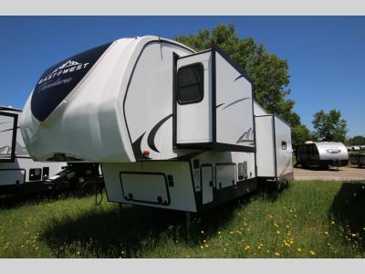 New Fifth Wheel RV Camper With Two Slide Outs