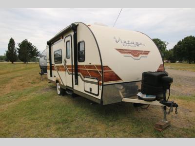Used Vintage Cruiser With Awning and Propane Tank