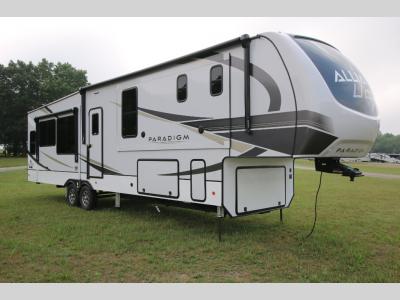 New 2024 Alliance RV Paradigm 370FB with slides in