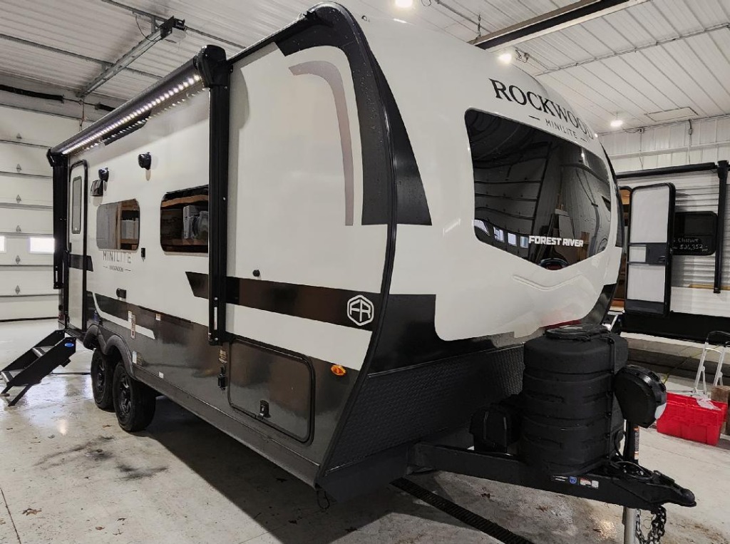 R1936- w Stone & Sedona Interior