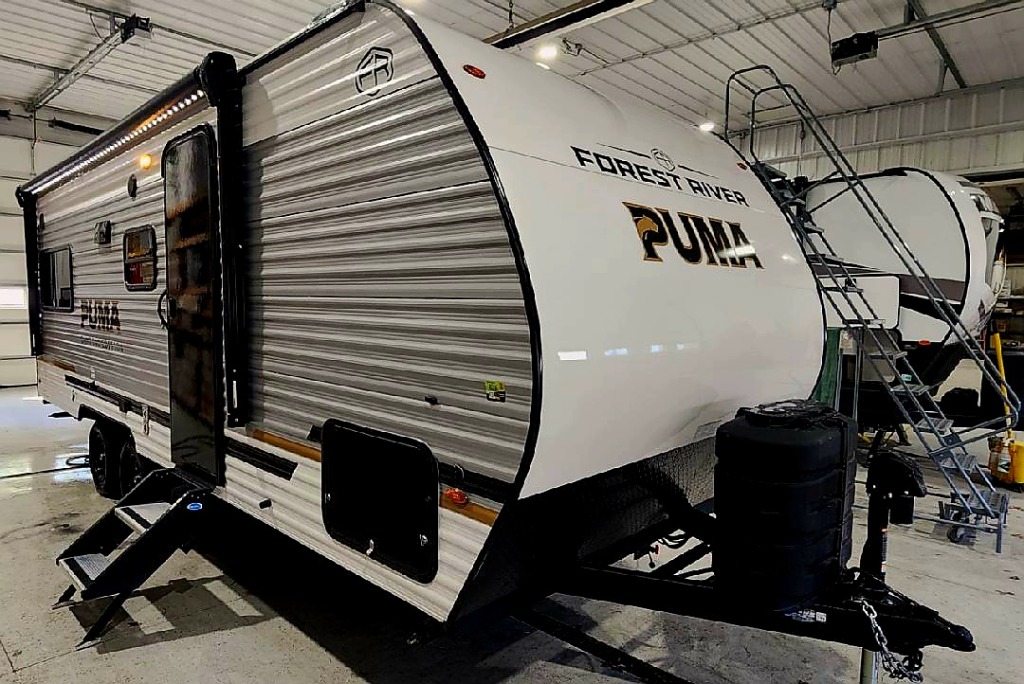 P664 w Stone Interior