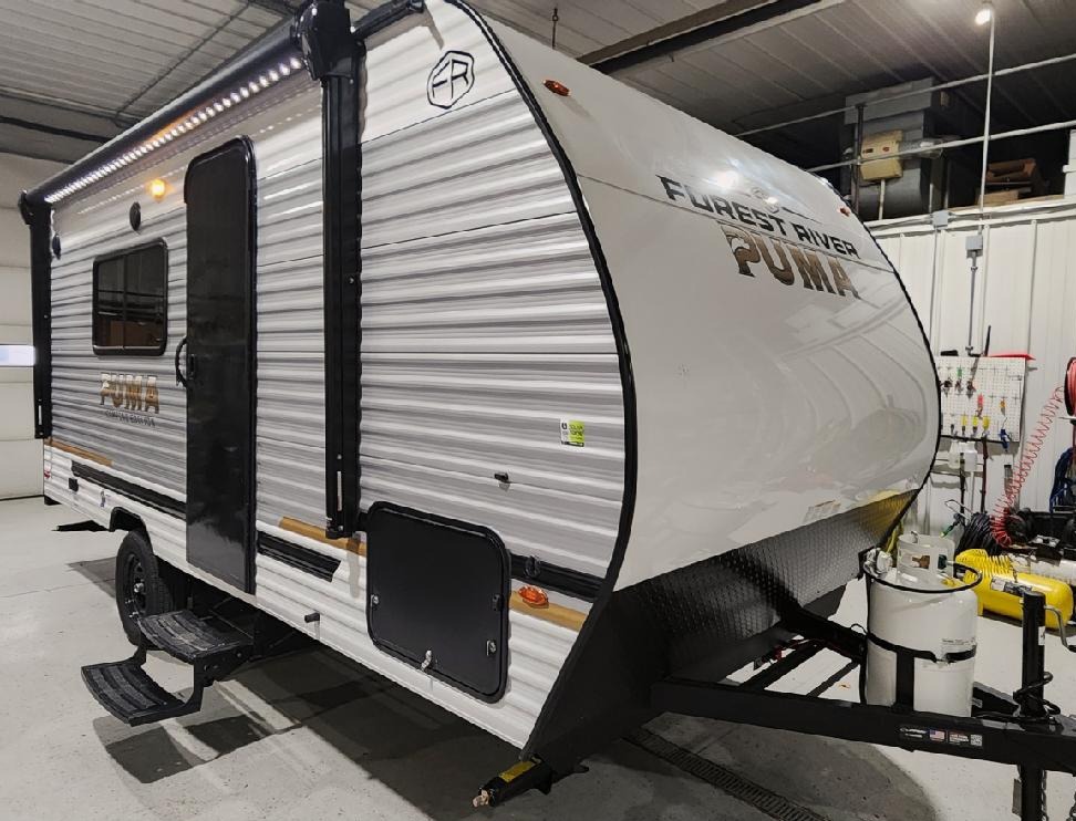 P652- w Stone Interior