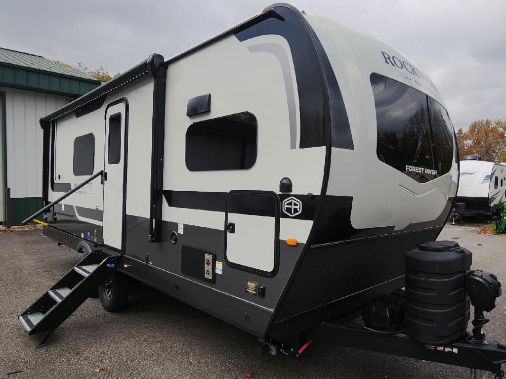 R1924 w Chocolate & Sedona Cabinets