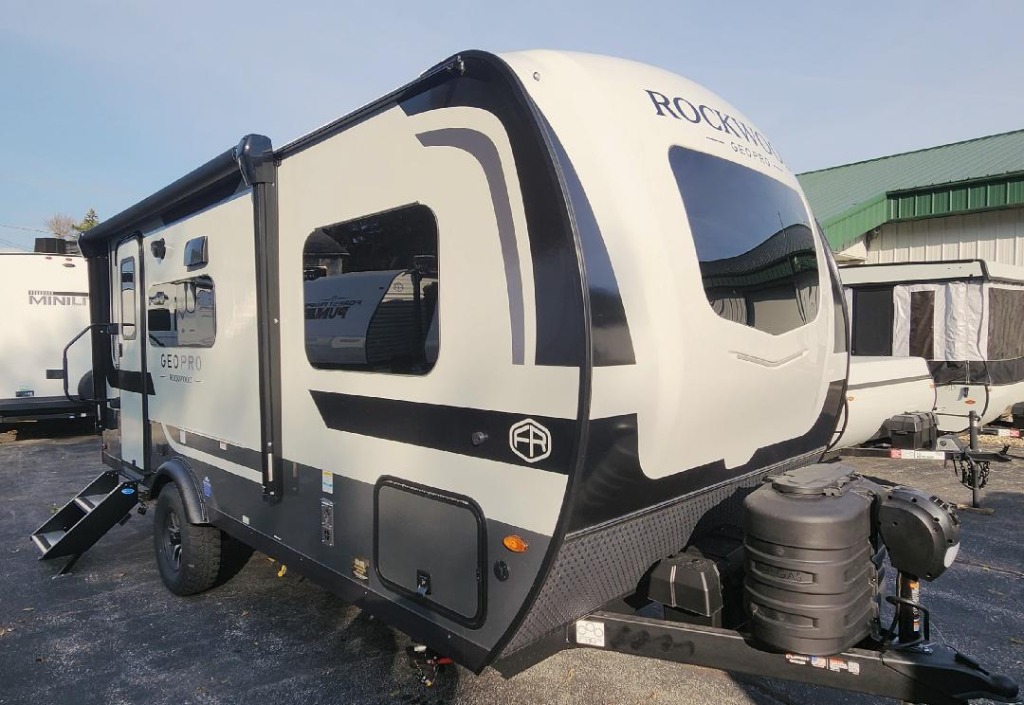 R1925-Stone and Andover Sable Interior