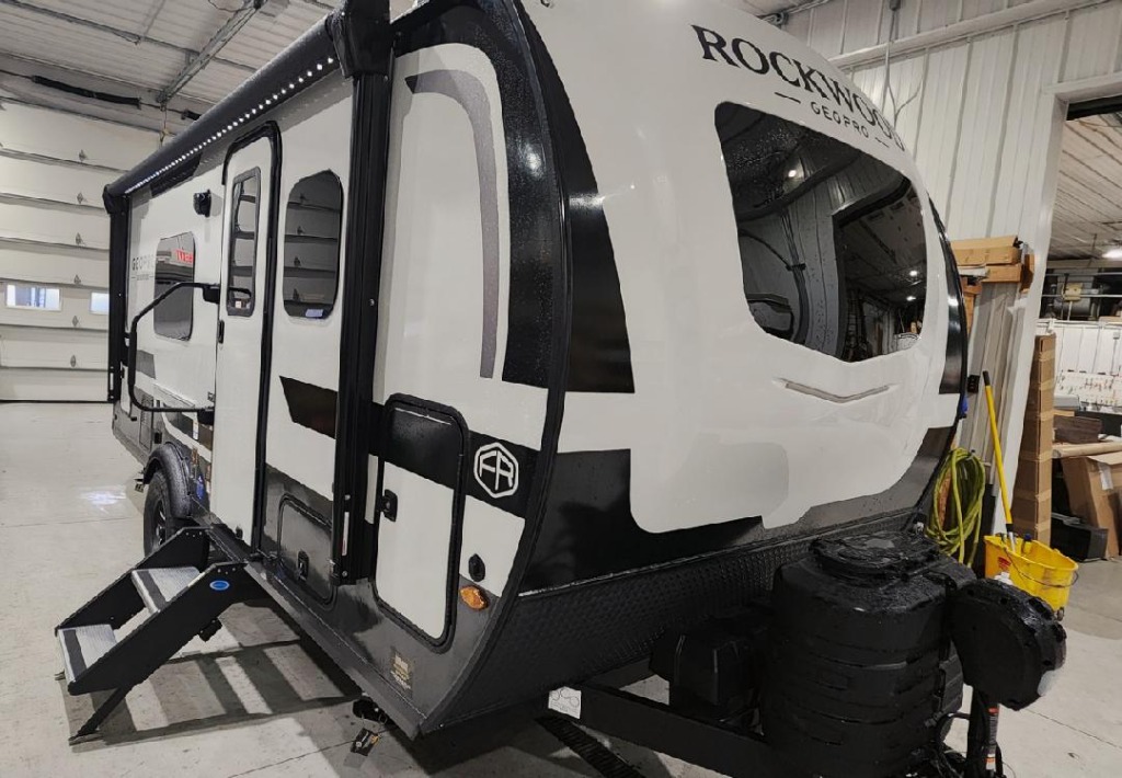 R1926 w Andover Sable and Stone Intreior