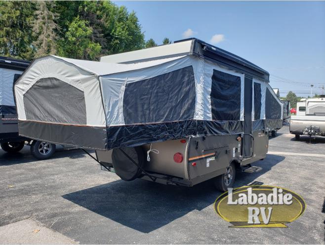 New 2022 Forest River RV Rockwood Freedom Series 2318G Folding Pop-Up ...