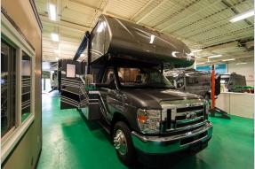 New 2025 Winnebago Minnie Winnie 26T Photo
