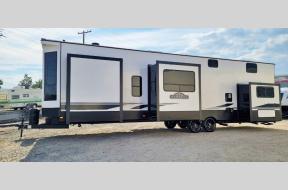 Used 2023 CrossRoads RV Hampton HP388FKL Photo