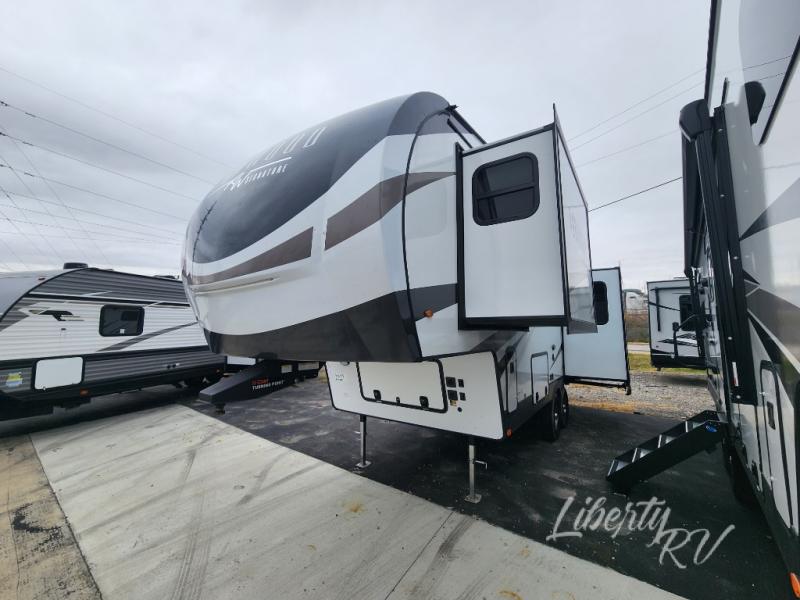 New 2023 Forest River RV Rockwood Ultra Lite 2442BS Fifth Wheel at ...