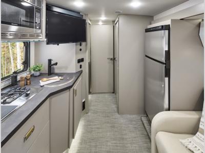 Front to Back - Winnebago View 24R