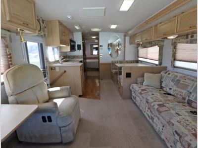 1999 Winnebago Chieftain 35U