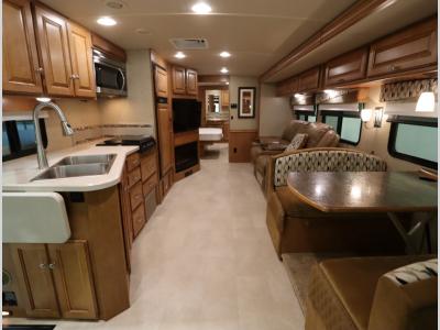 Front to Back - 2015 Winnebago Vista 35F