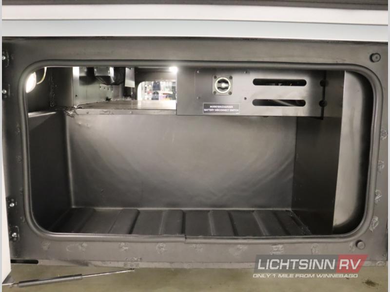 Adventurer/35F/2025 image-29