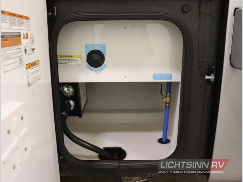 Adventurer/35F/2025 image-33