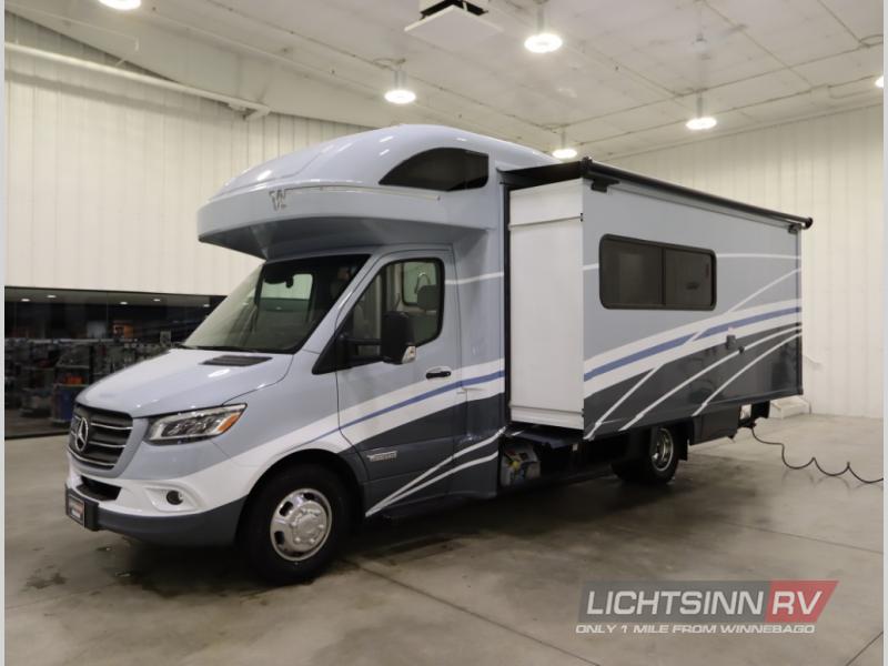 2023 Mercedes Benz Sprinter photo 3