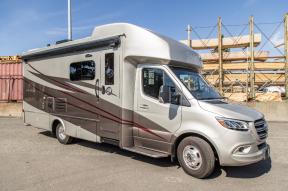 Used 2022 Tiffin Motorhomes Wayfarer 25 RW Photo