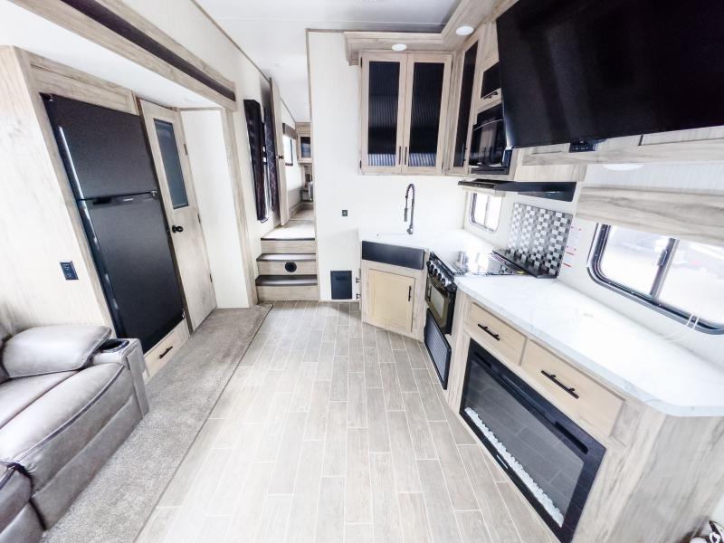 Used 2021 Forest River RV Cherokee Arctic Wolf 251MK Fifth
