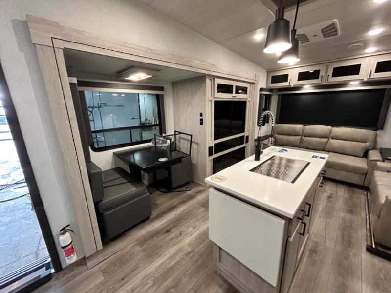 New 2024 EAST TO WEST Blackthorn 3101RL-OK Fifth Wheel at Markquart RV ...