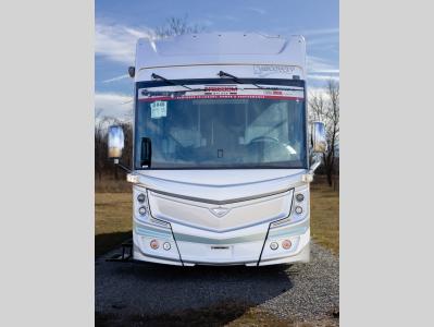Fleetwood RV Discovery LXE 44B Motor Home Class A - Diesel For Sale