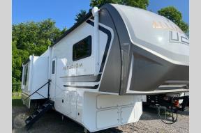 New 2025 Alliance RV Paradigm 395DS Photo